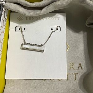 Kendra Scott necklace! Brand new!!